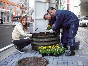 2010.04.24花植え-hp.jpg